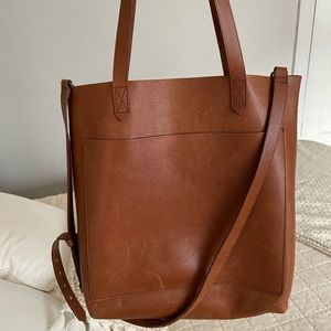 Madewell Medium Transport Tote in English Saddle